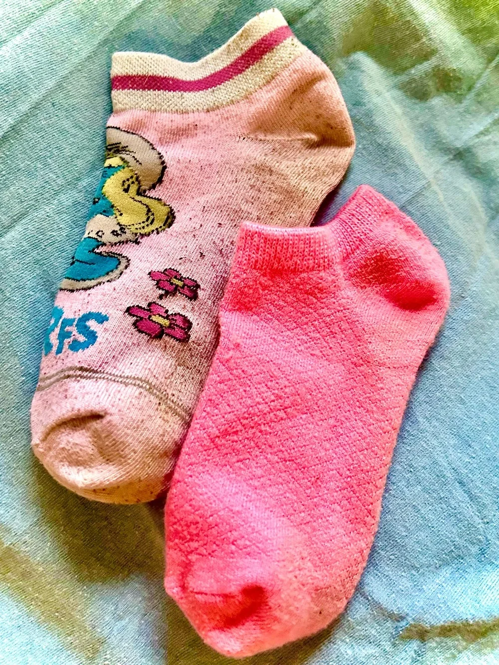 Mismatched Pair-Smurfette Pink Ankle Socks